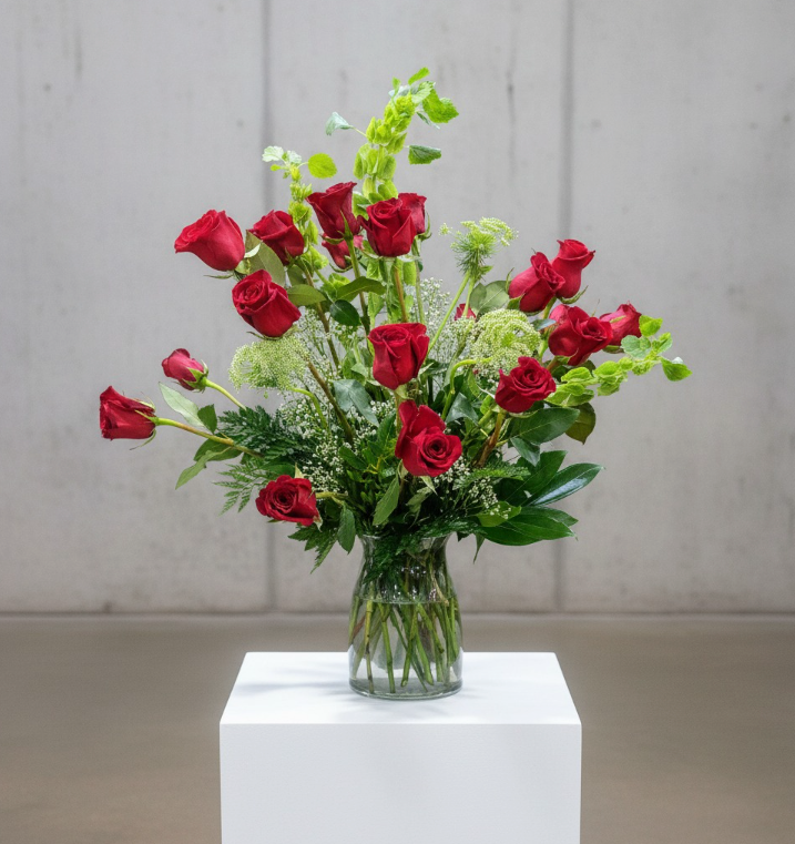 Classique Dozen Roses